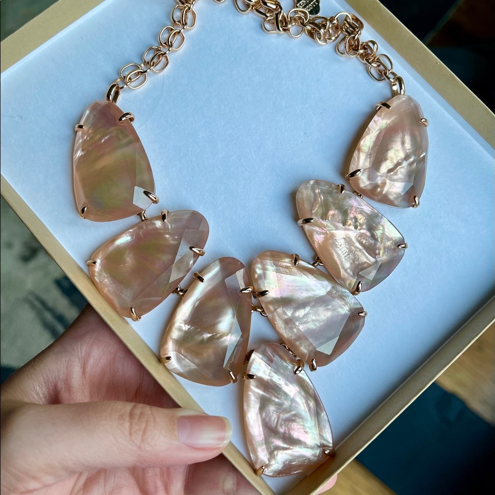 Kendra Scott Peach Illusion RG Harlow Necklace